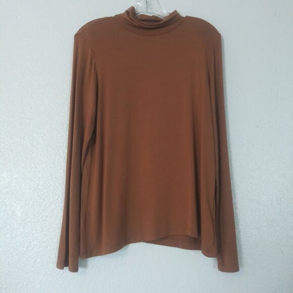 Leo & Nicole women's size L brown turtle neck top - Picture 1 of 16